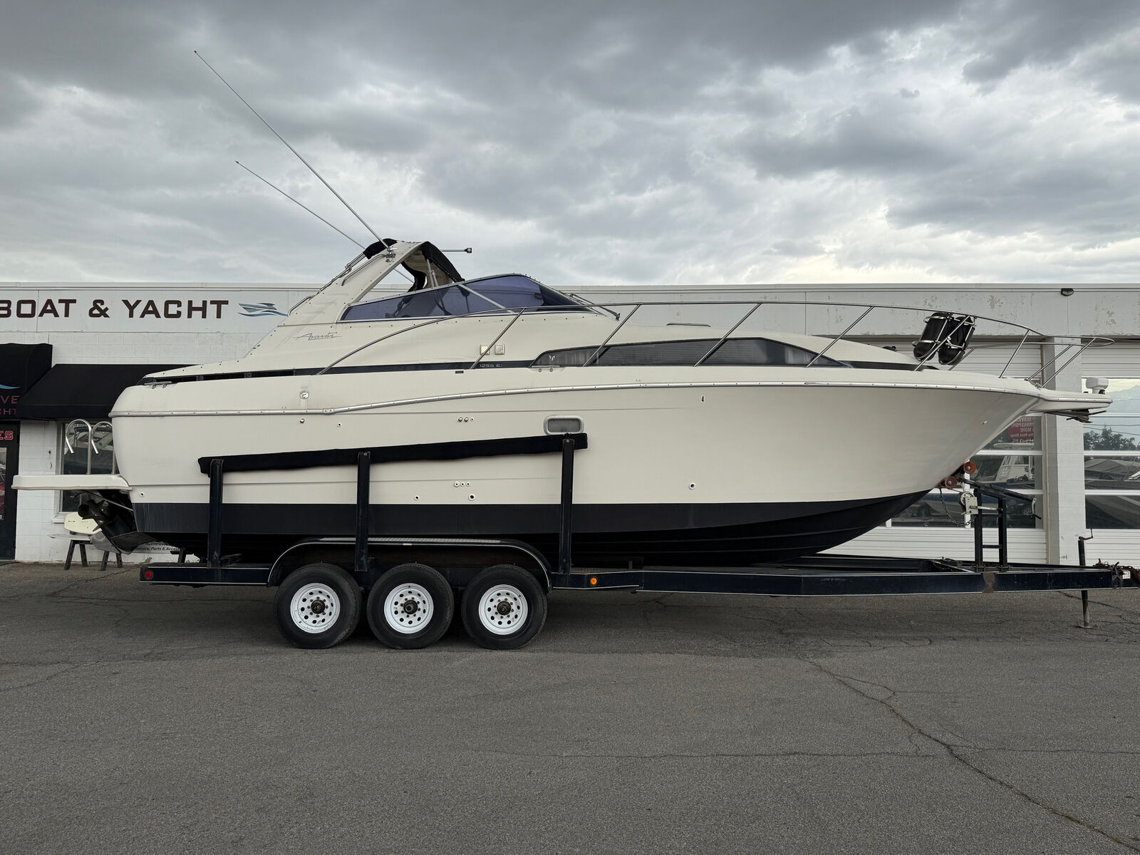 1995 32' Bayliner Avanti 3255 Sunbridge