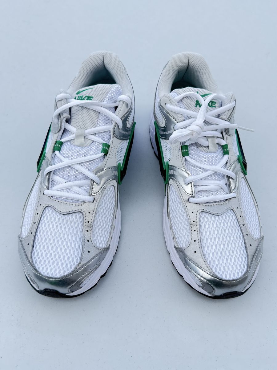 Nike V5 RNR Men's 11.5 (Women's 13) White/Silver/Green Running Shoes HJ5228-100 NIB