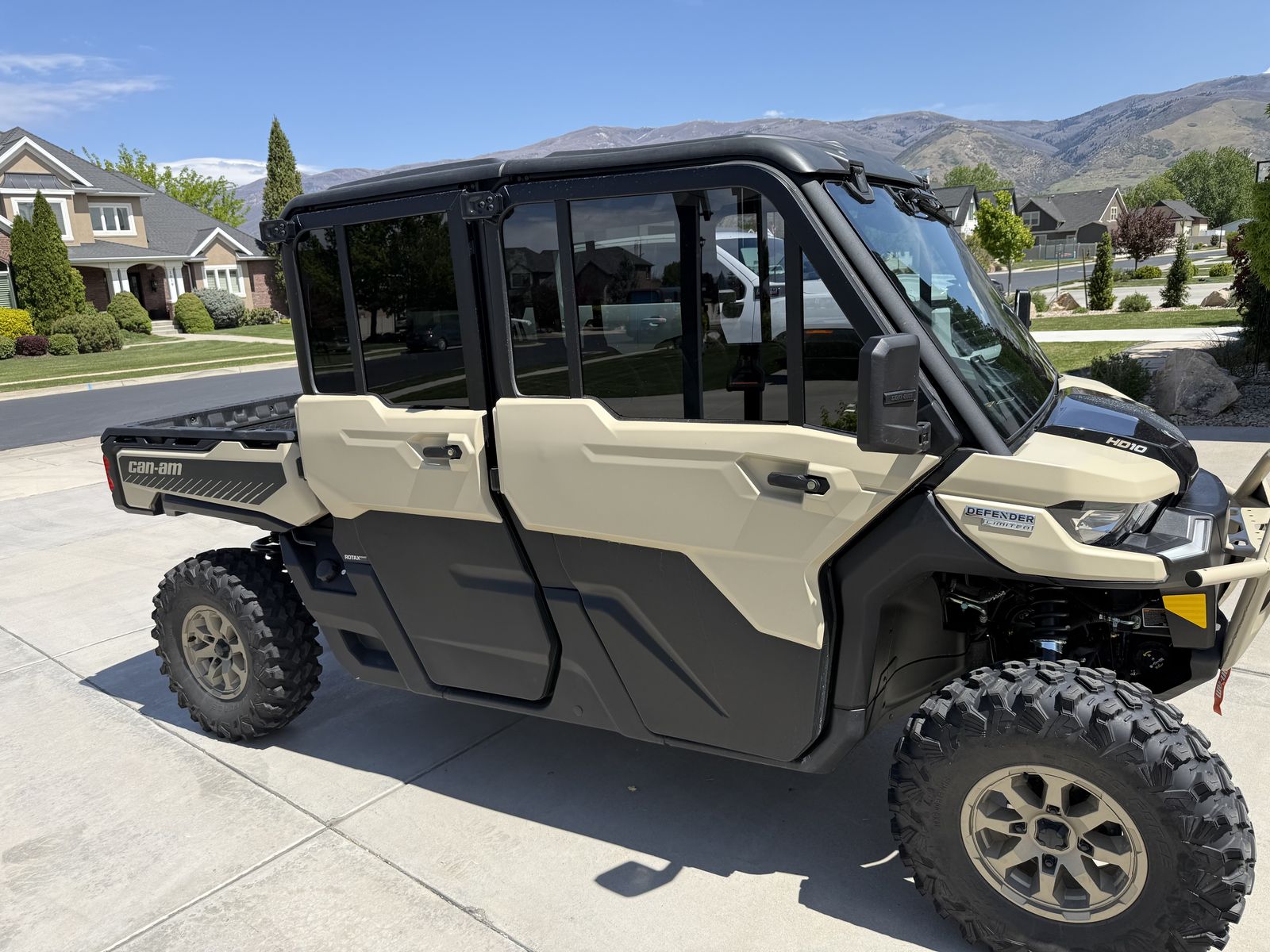2025 Can-Am Defender Max Limited HD10 Desert Tan