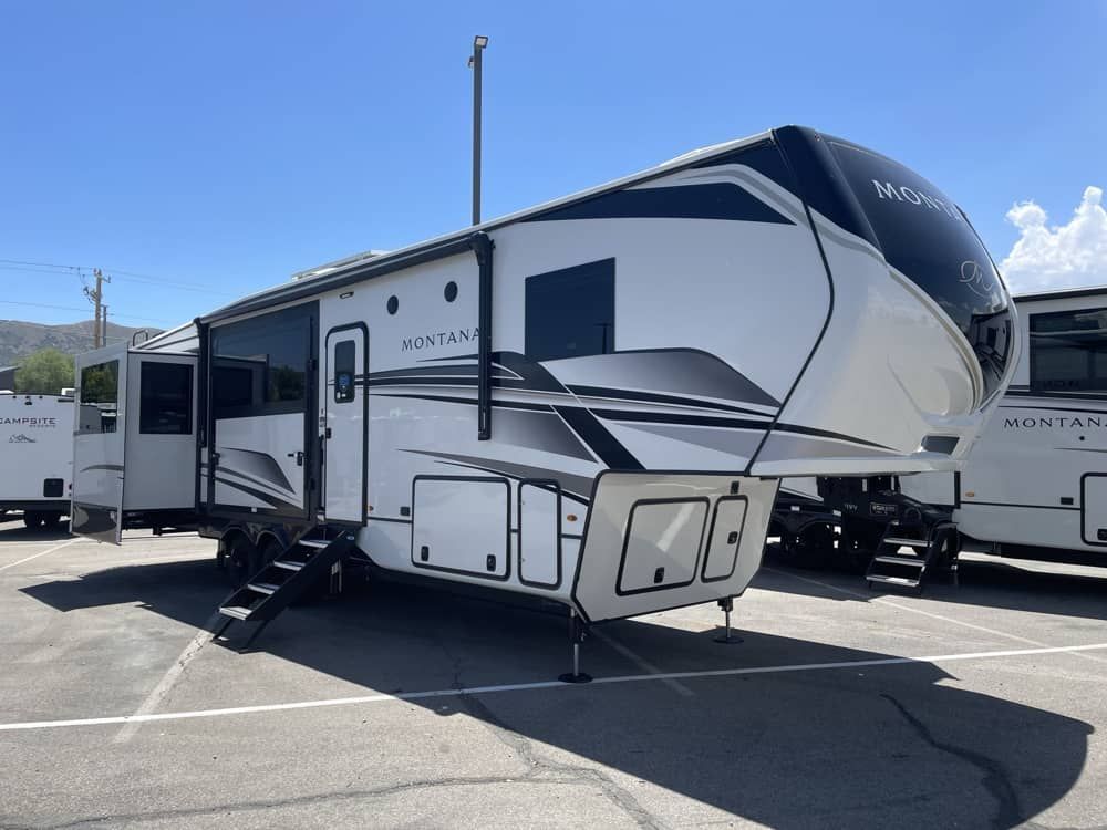 2025 Keystone Montana 3532SP ***SIDE PATIO***