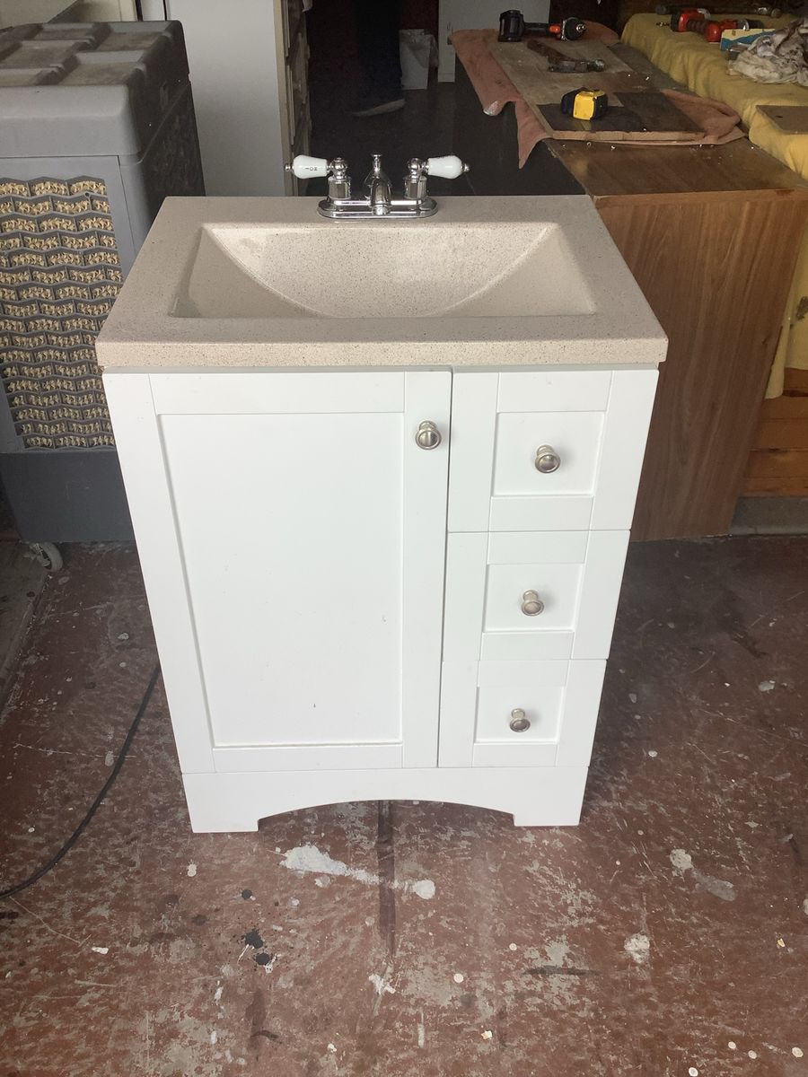 Bathroom Vanity W/Sink & Faucet 