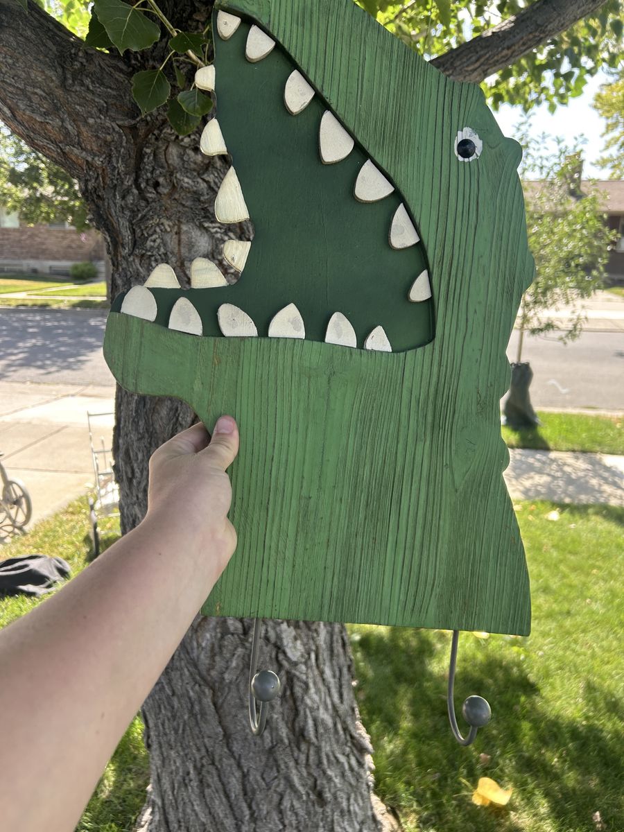 Wooden dinosaur hanger with 2 hooks