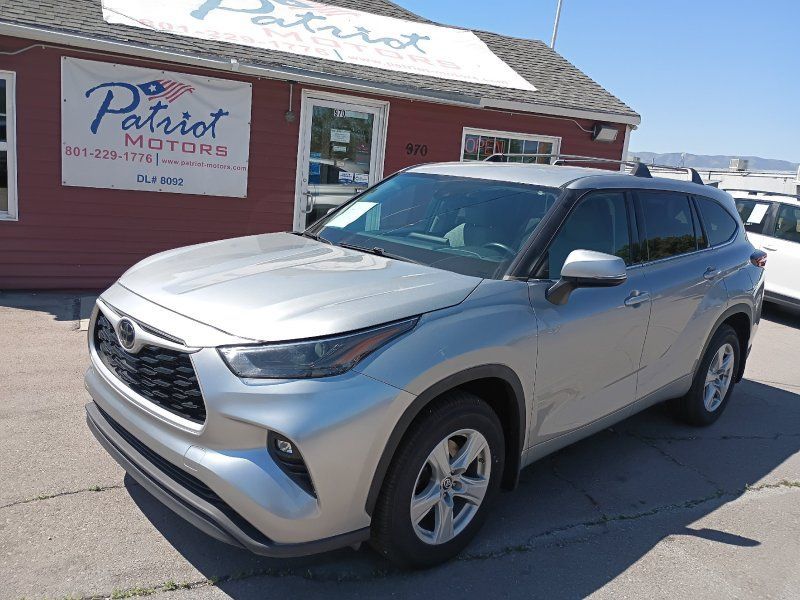 2022 Toyota Highlander LE