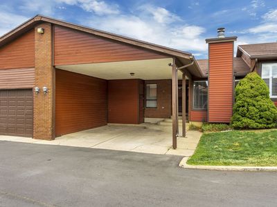 Beautiful Ogden Townhome For Rent!