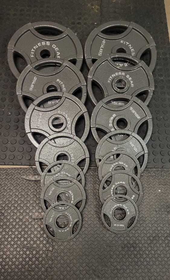 Weights 255 pounds