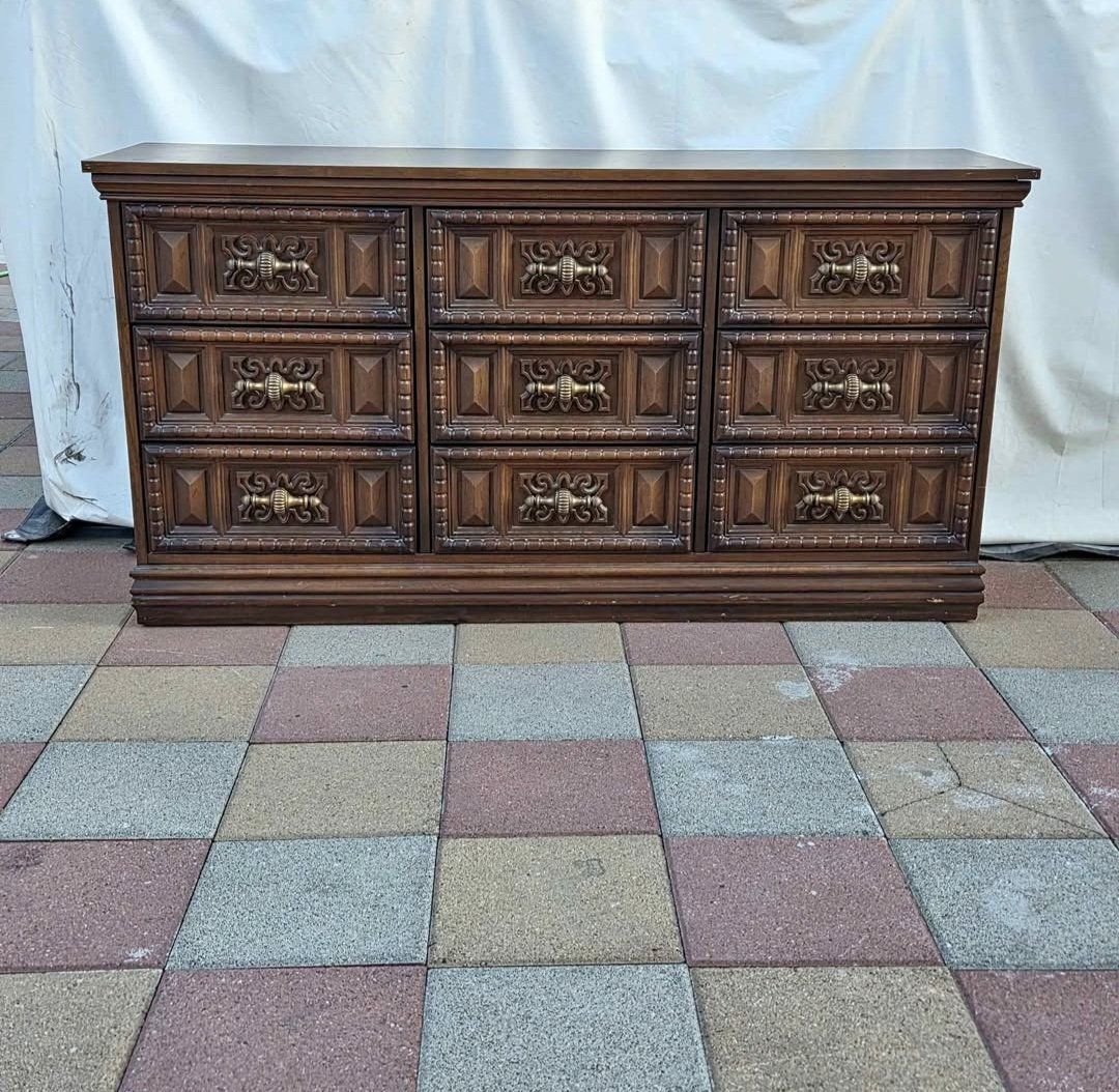 Vintage 9 Drawer Dresser