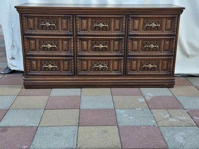 Vintage 9 Drawer Dresser