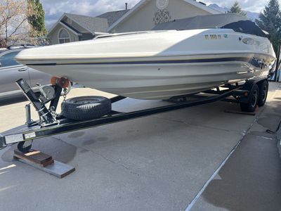 2001 Caravelle Interceptor 23-foot high performance bow rider