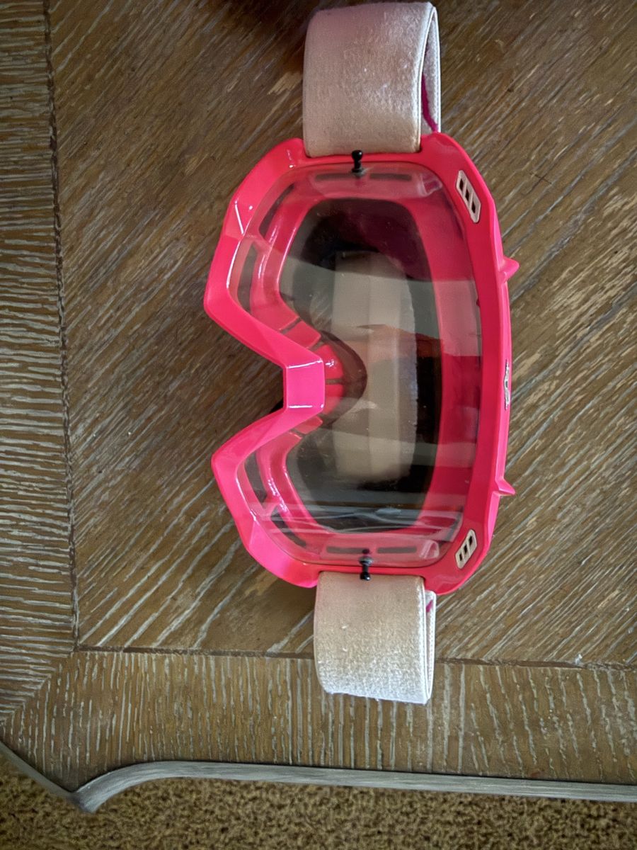 Main image 3