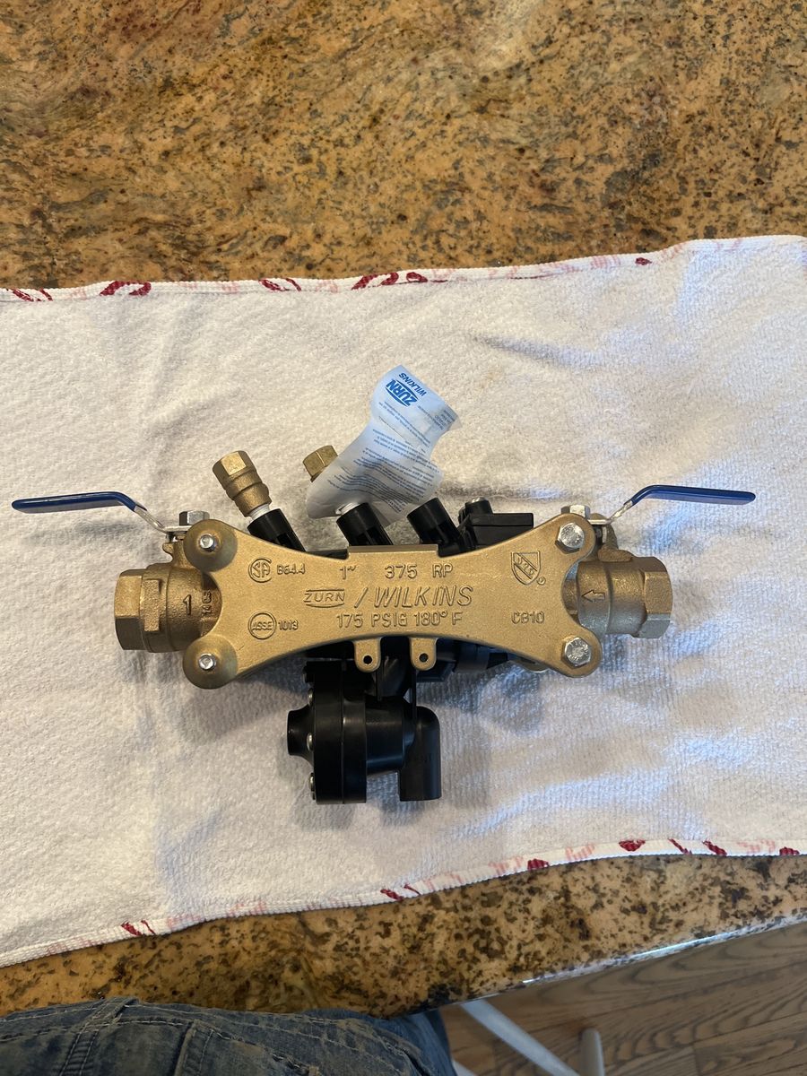 Zurn Wilkins 375 RP Reduced Pressure Backflow Preventer, 1-inch Brass Valve, New