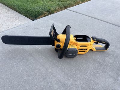 DEWALT DCCS670 60V MAX FlexVolt Brushless Cordless 18 in. Chainsaw Tool Only