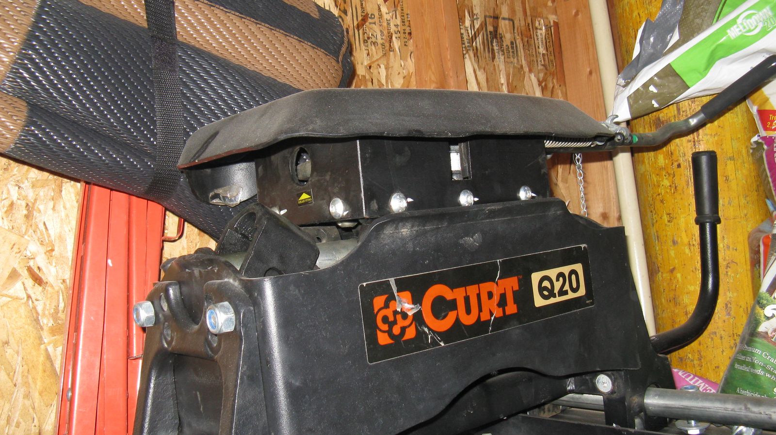 Curt Q 20 5th wheel hitch complete setup for a Ram bed