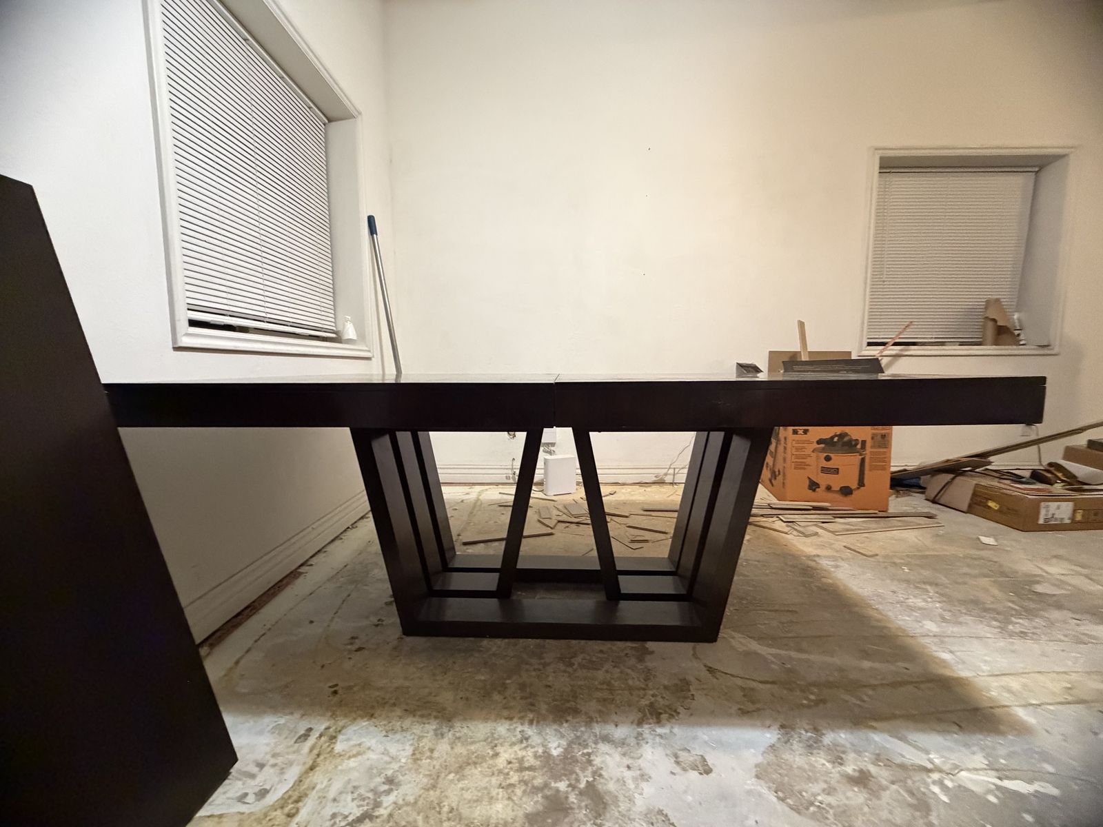 Large Expandable Table: 6' to 8' by 42"