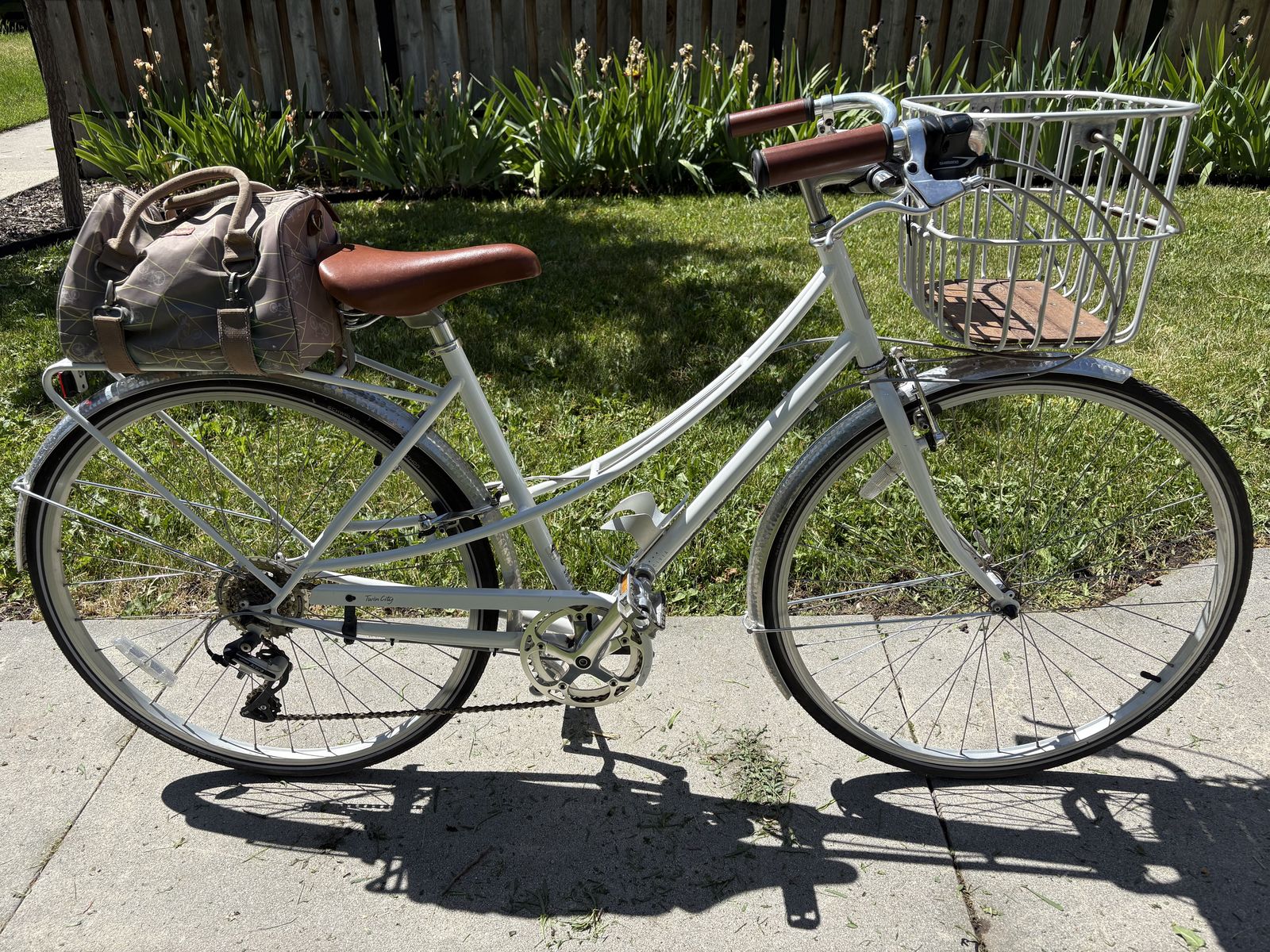 Small Civia Twin City bike 7 speed