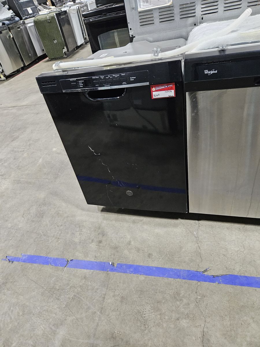 GE Built-In Dishwasher - Black, Standard Size, Scratched Door