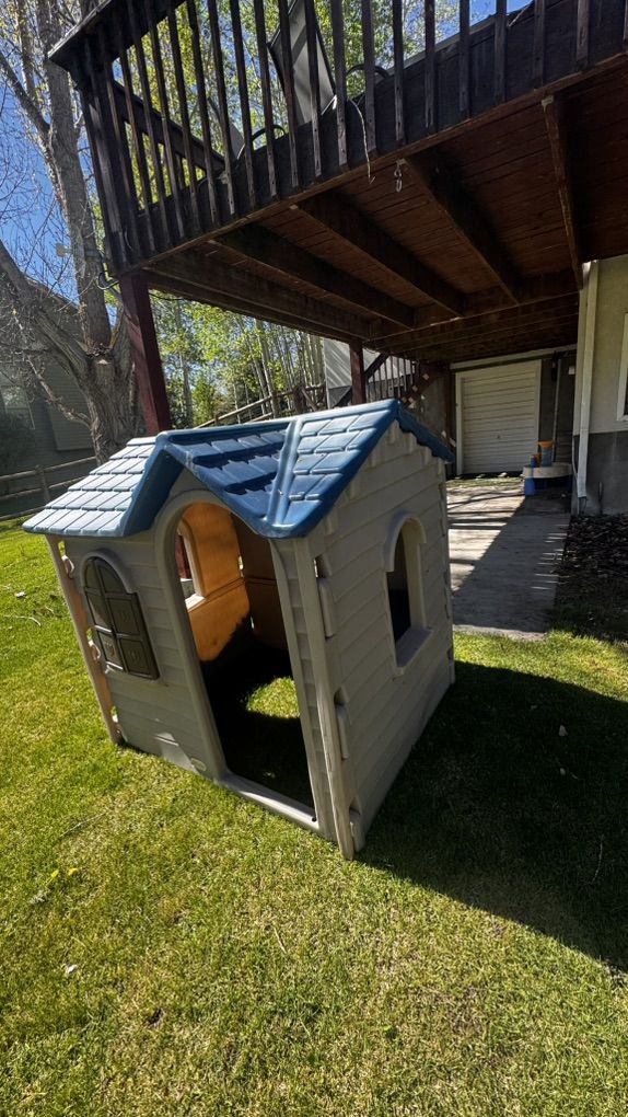 Kids outdoor Play House