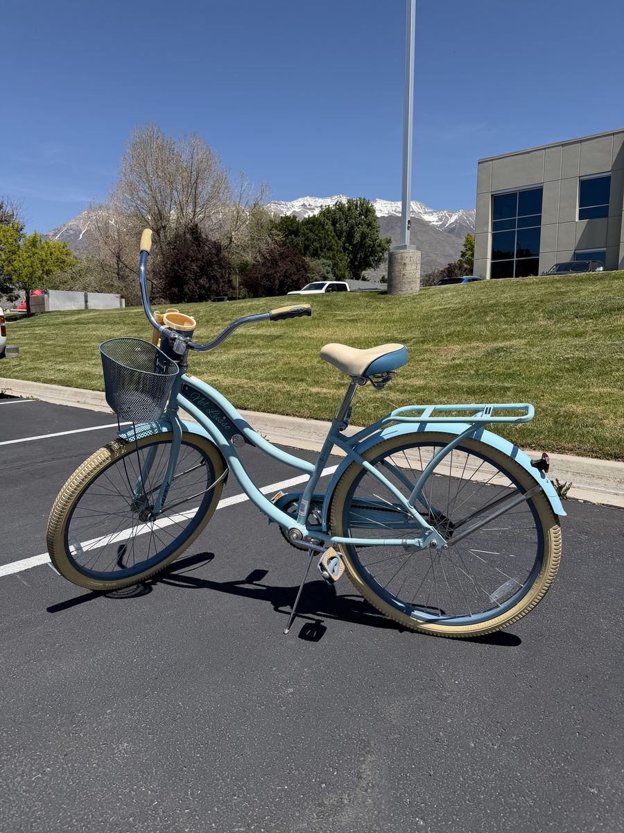 Huffy Nel Lusso 26” Cruiser Bike