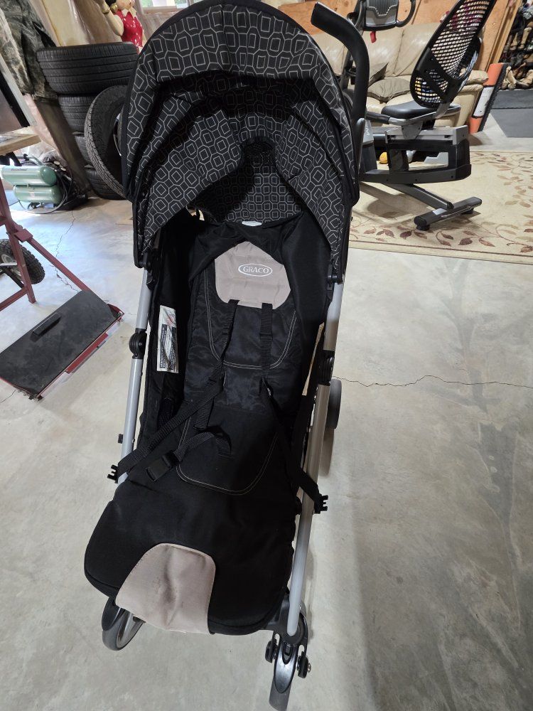 Graco breaze Umbrella Stroller Black Silver UV 50 Canopy