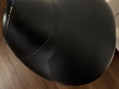 Saddle stool