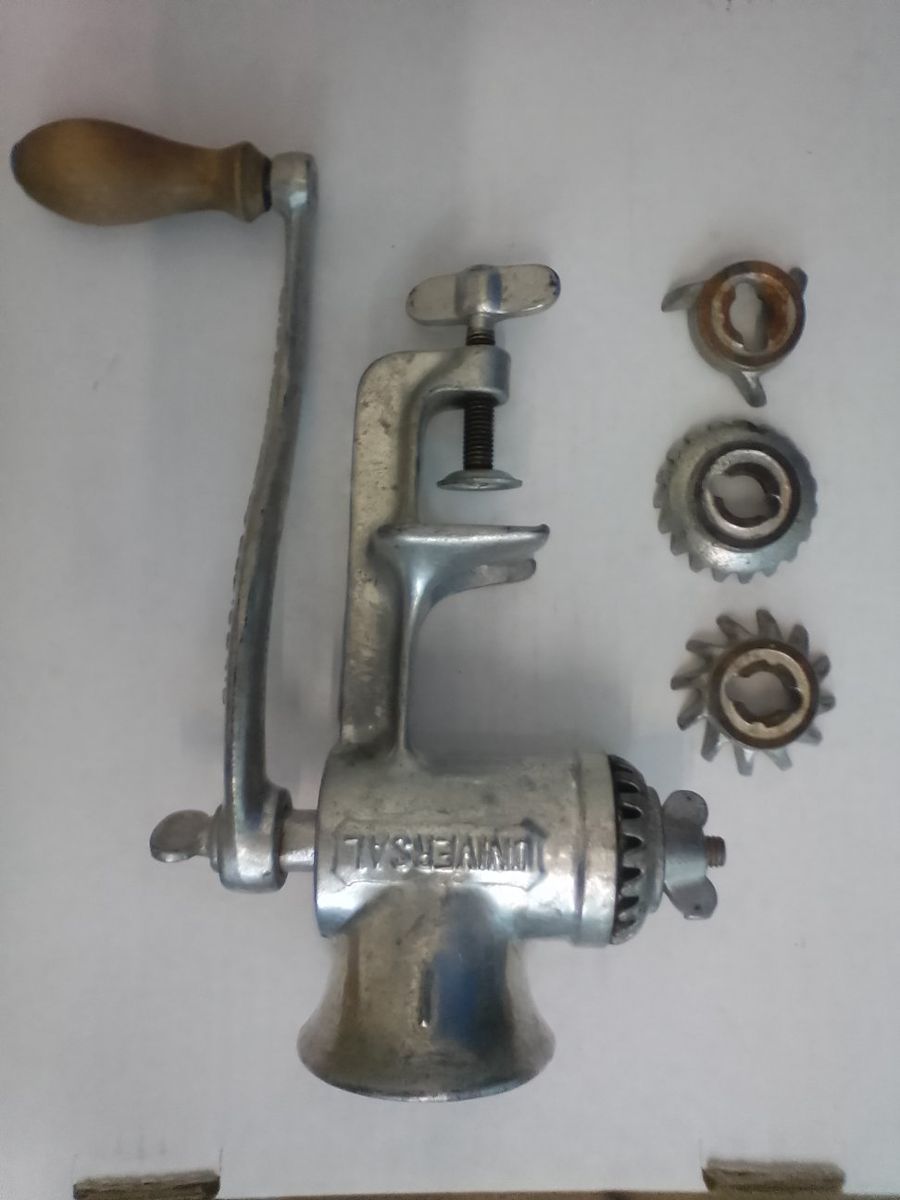 Vintage Universal L.F. & C. New Britain CT. Meat Grinder/Mincer No. 4