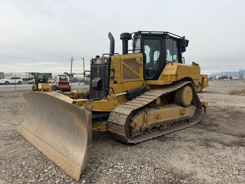 2022 Cat D6 XL Only 2200hrs