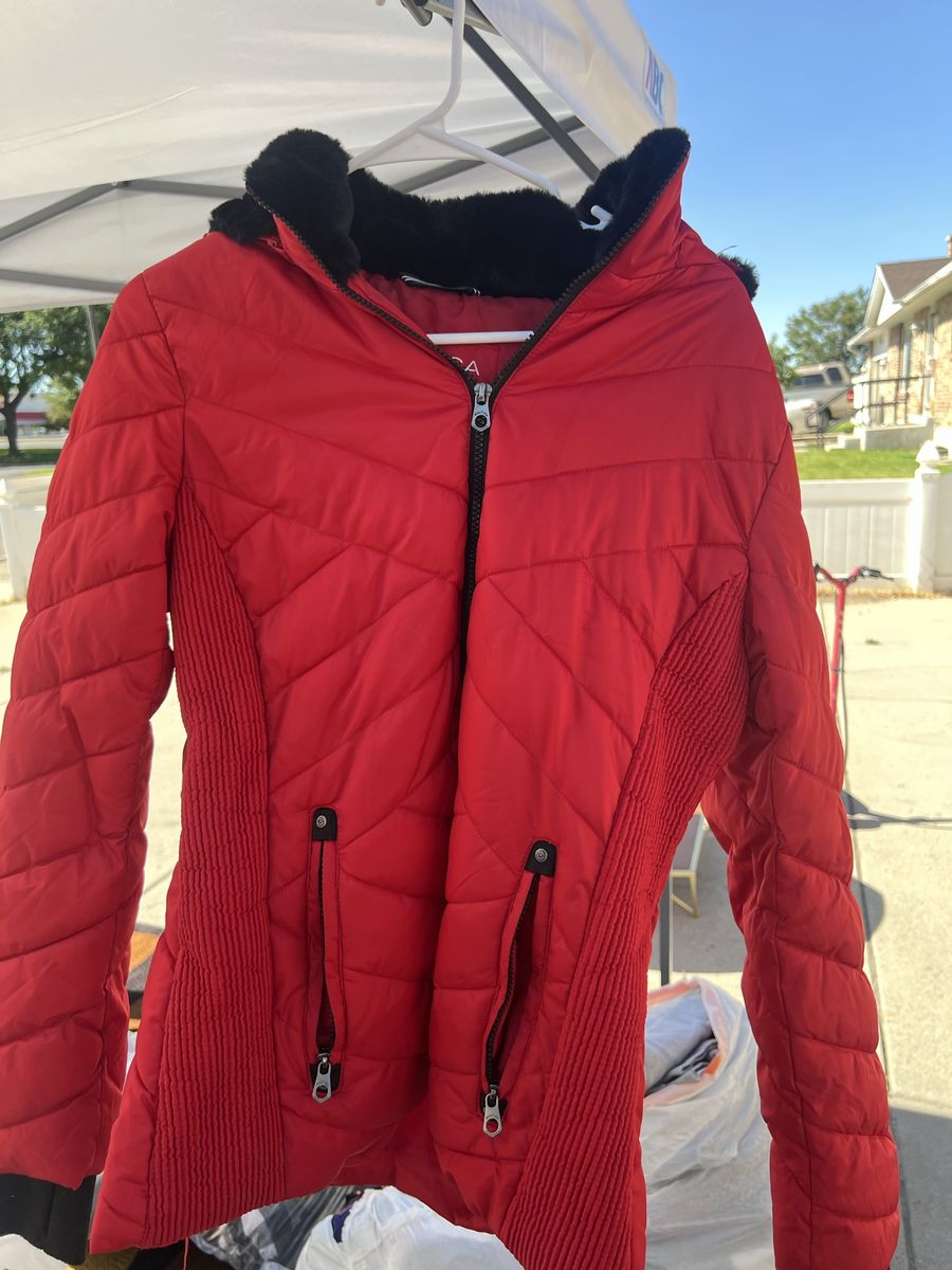 Puffer Jacket with Faux Fur Trim Hood - Women's