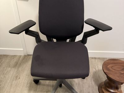 Steelcase Gesture Office Chair - Grey Fabric with Gray Frame - Ergonomic & Adjustable