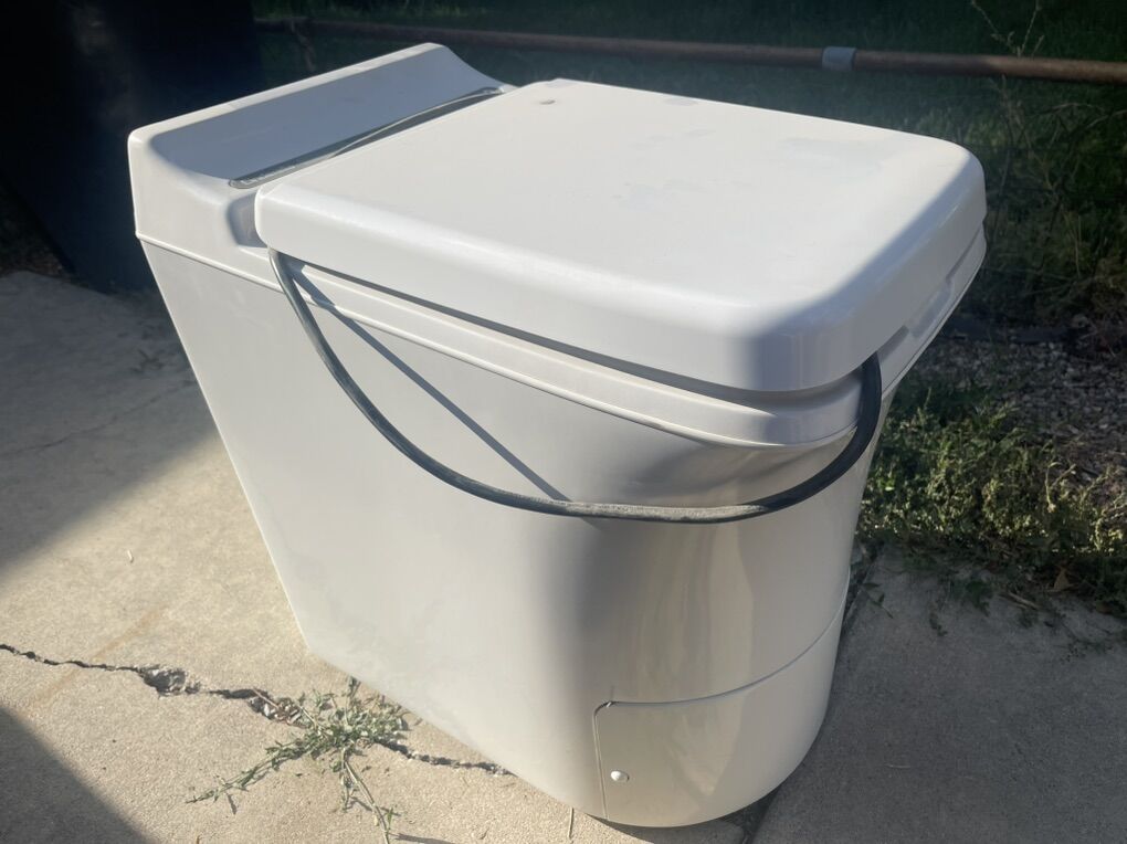 CINDERELLA COMFORT TOILET