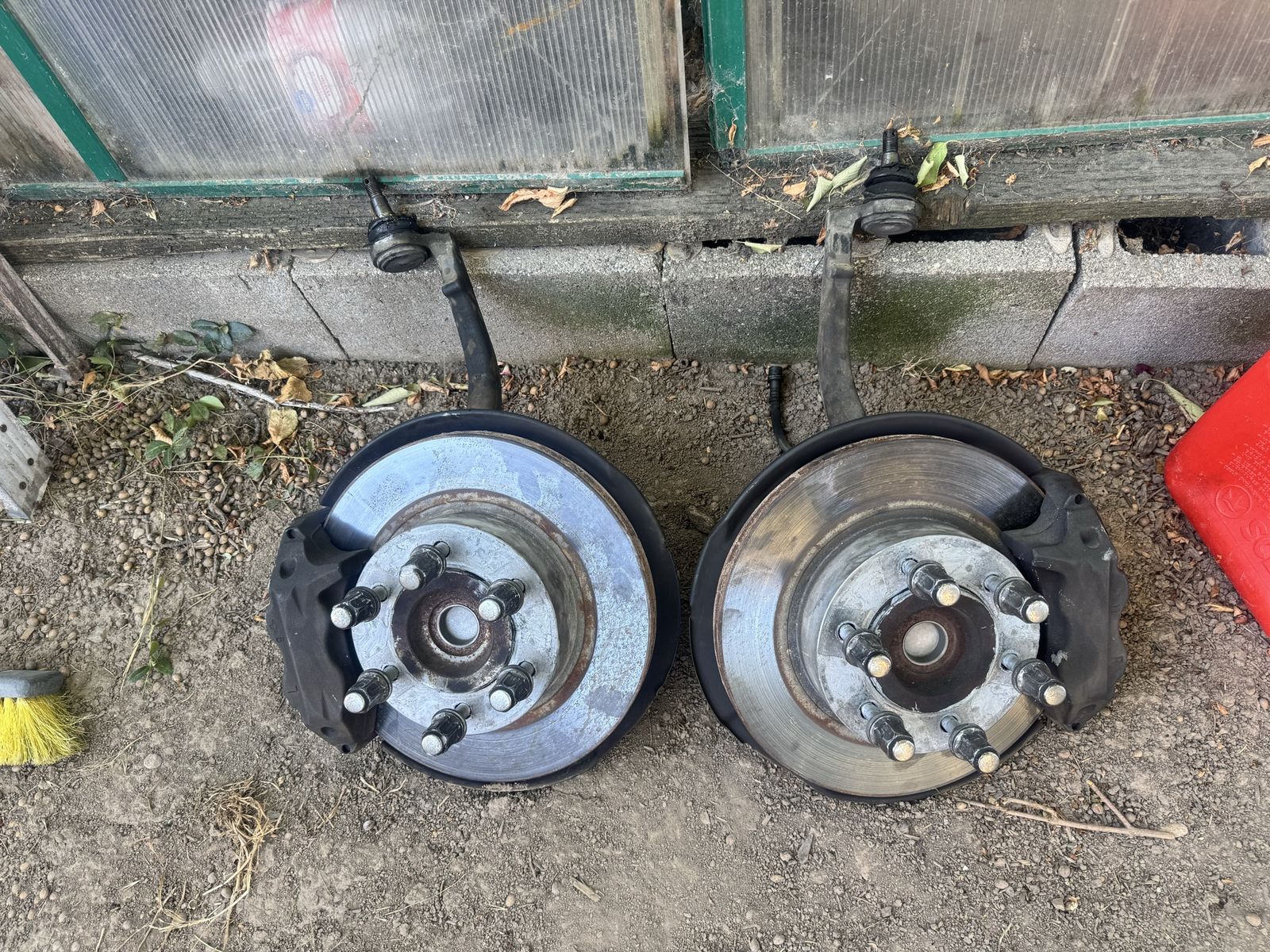 3rd gen Toyota 4Runner 2WD spindles