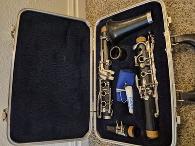 Artley Clarinet with Warranty