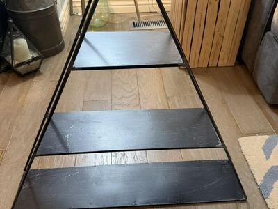 Metal Triangle Wall Shelf