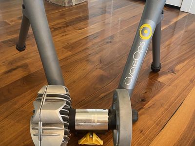Bike Trainer (CycleOps - Fluid2)