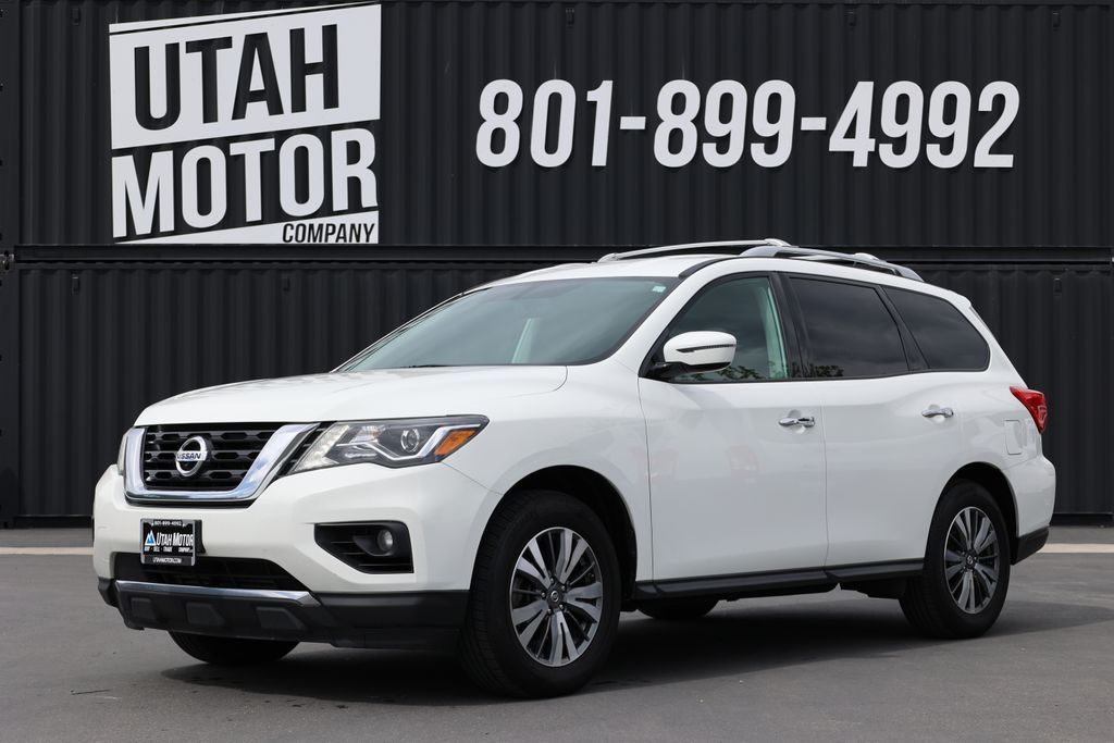 2017 NISSAN PATHFINDER SV