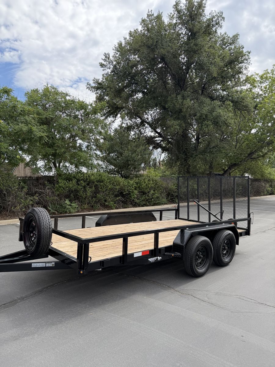 Like new 2025 7x14 dual axle trailer
