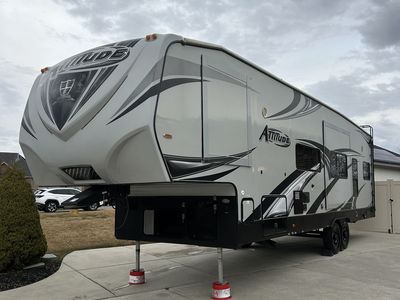 2018 Eclipse Attitude Toyhauler