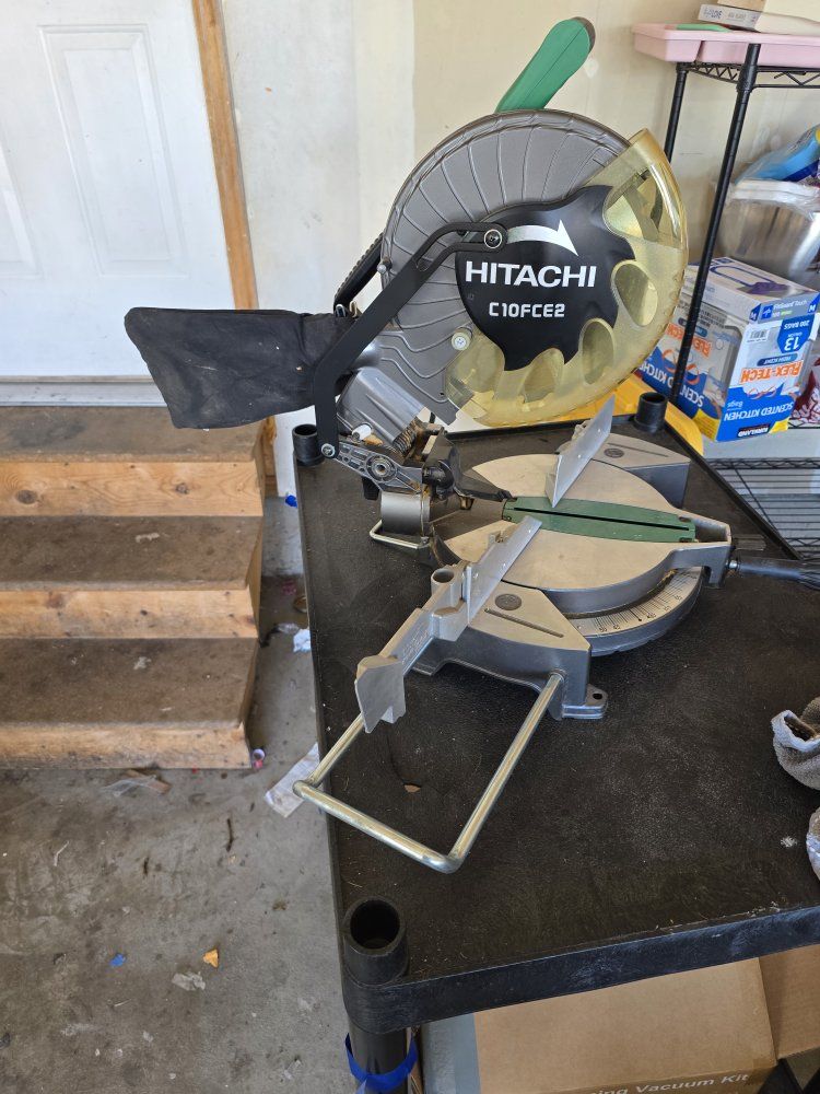 Hitachi Koki C10FCE2 10" Compound Miter Saw