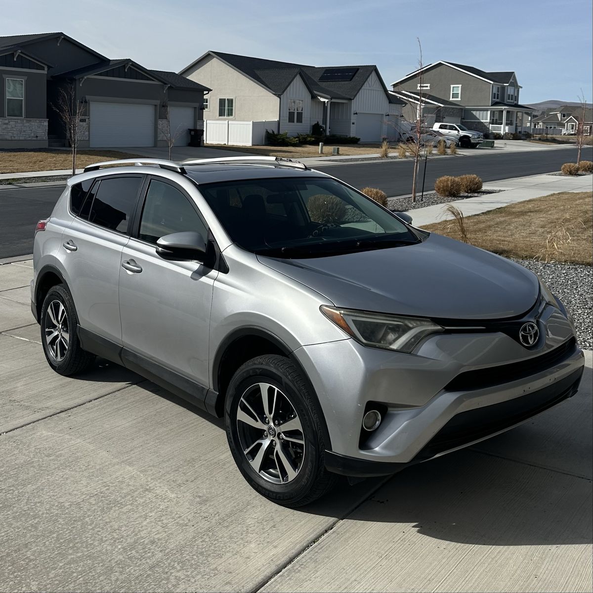 2016 TOYOTA RAV4 XLE