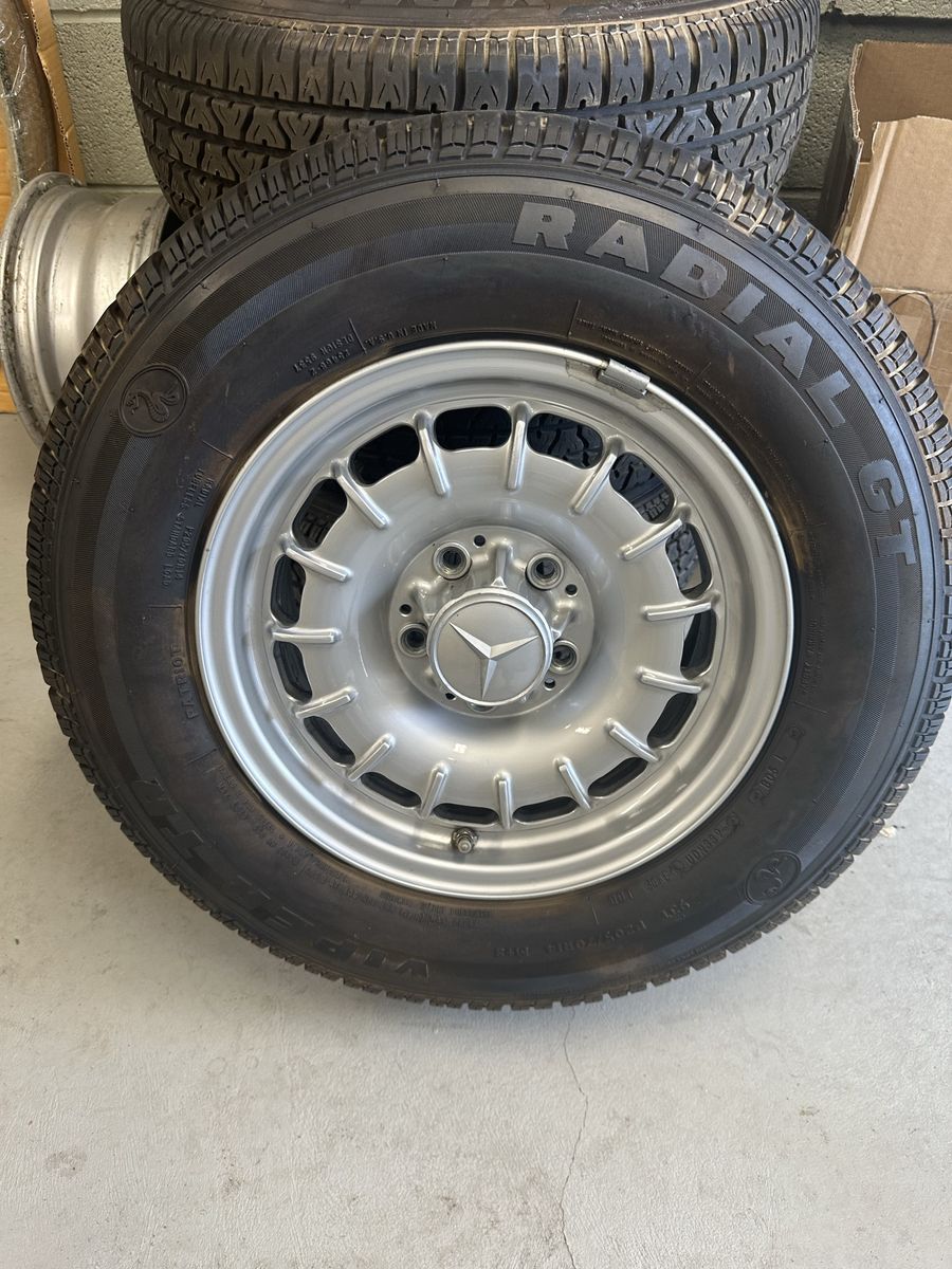 Mercedes 450 SL Wheels, Tail Lights and Chrome