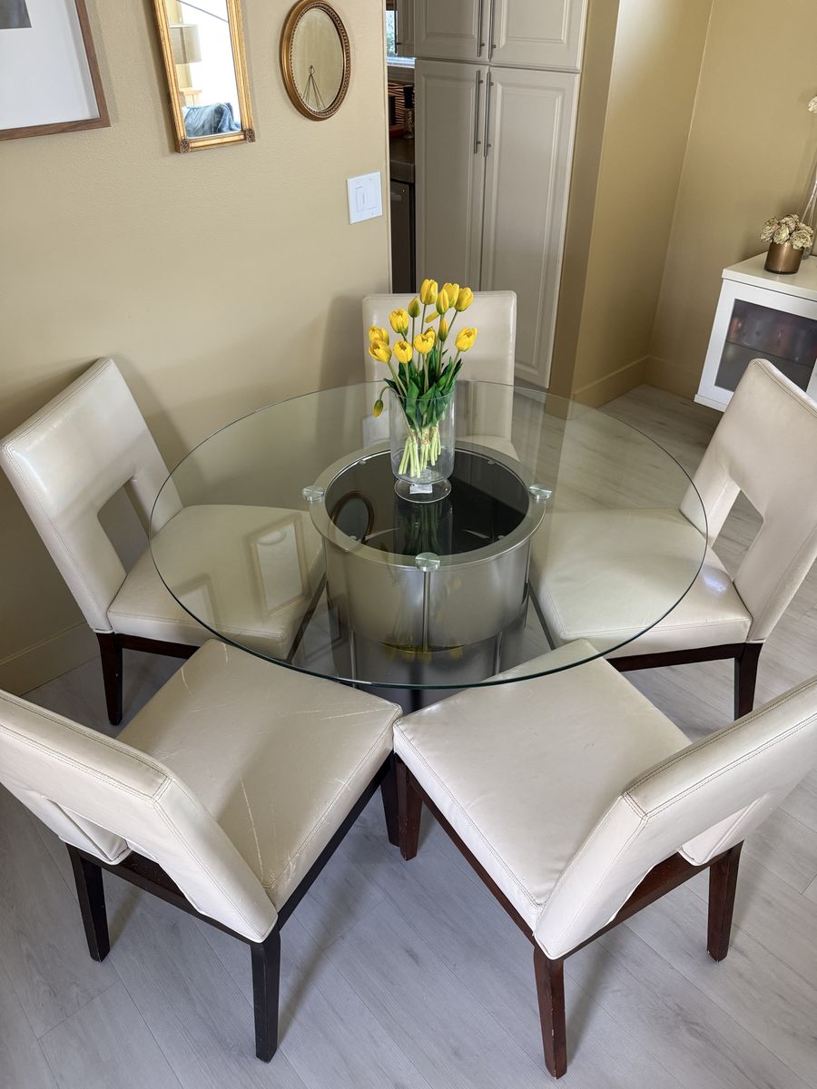 Kitchen table with 5 chairs