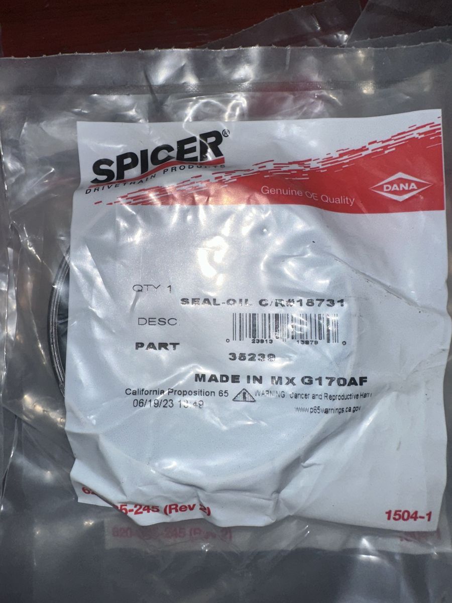 Spicer Drivetrain Products Dana Oil Seal Part 35238 New In Package