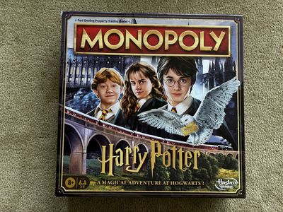 NEW/COMPLETE Monopoly: Harry Potter Edition