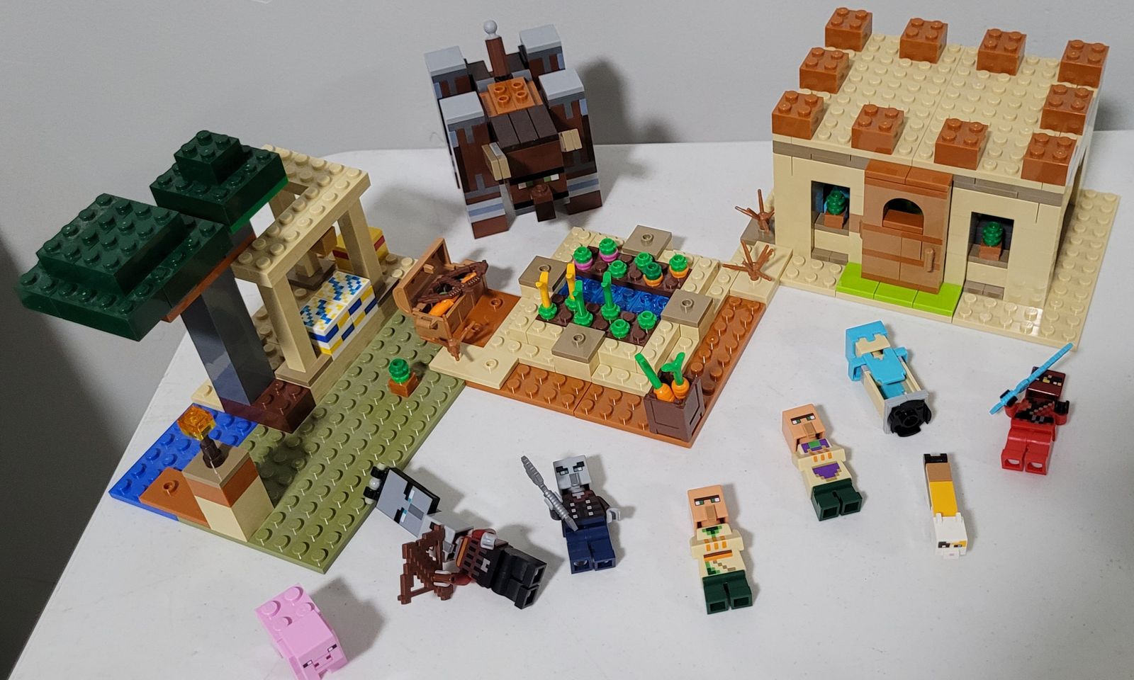 Lego Minecraft The Illager Raid 21160
