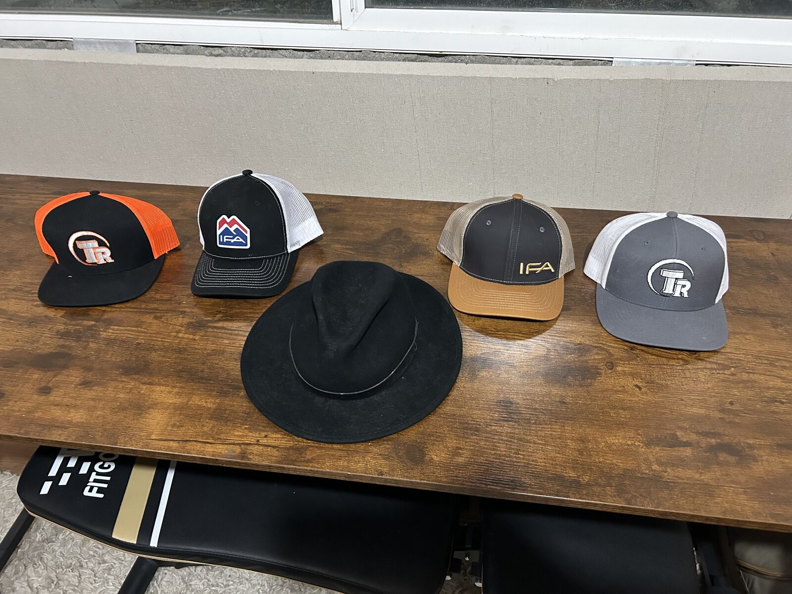 BIGALLI 100% Wool Cowboy Hat (M) + 4 Ball Caps