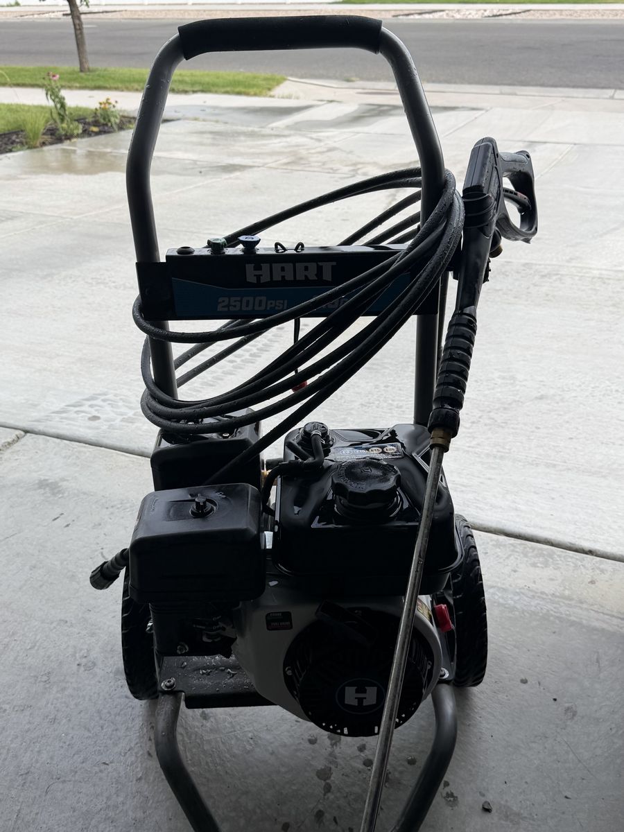 HART 2500 PSI Gas Pressure Washer with Spray Wand and Hose