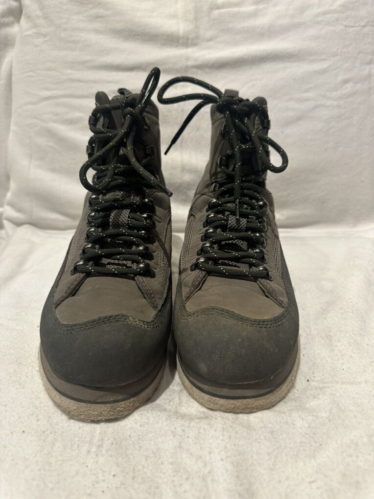 Simms Men’s 8 Gray Felt Bottom Fishing Boots