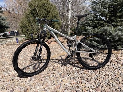 Turner Burner v3.0 - 27.5 Full Suspension Mountain Bike