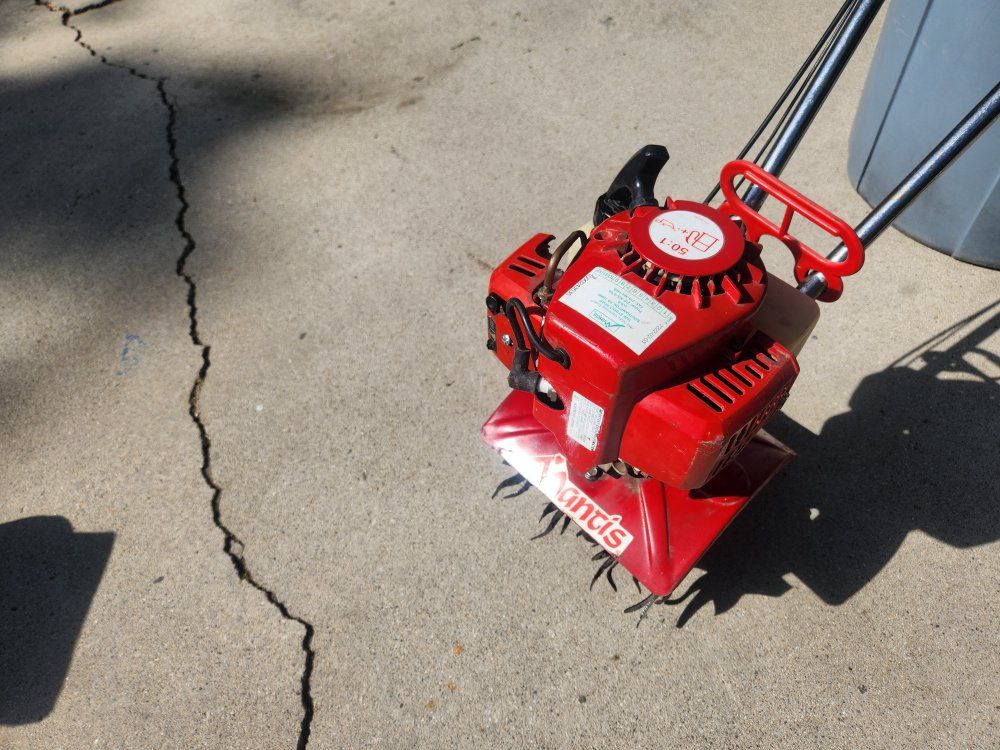 Mantis garden tiller