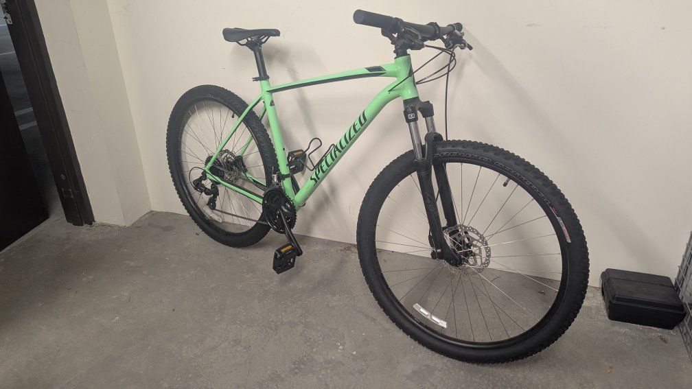 Specialized Rockhopper Sport XC 29 Mountain Bike - A1 Aluminum, Shimano Drivetrain, Disc Brakes