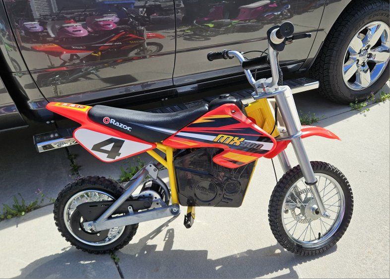 Razor MX650 with a Mx500 body she wanted red.