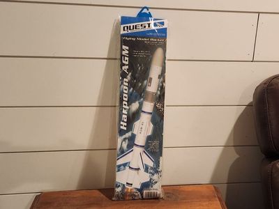 Quest Model Rocket - New
